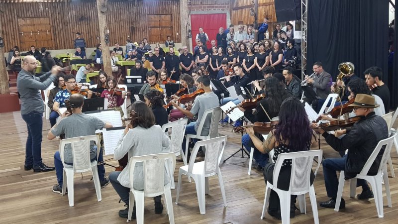 Orquestra Sinfônica comemora 10 anos de atividades