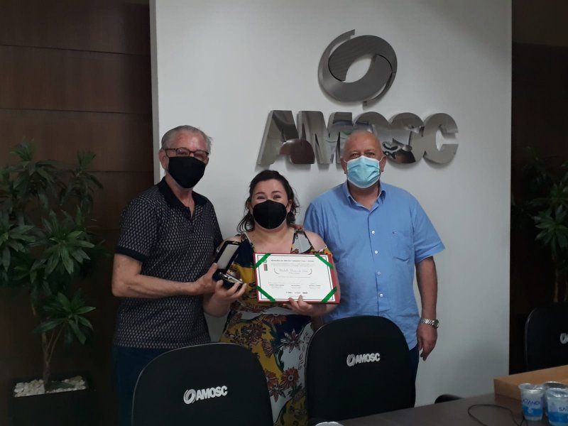 Artista de Chapecó recebe Medalha Cruz e Sousa