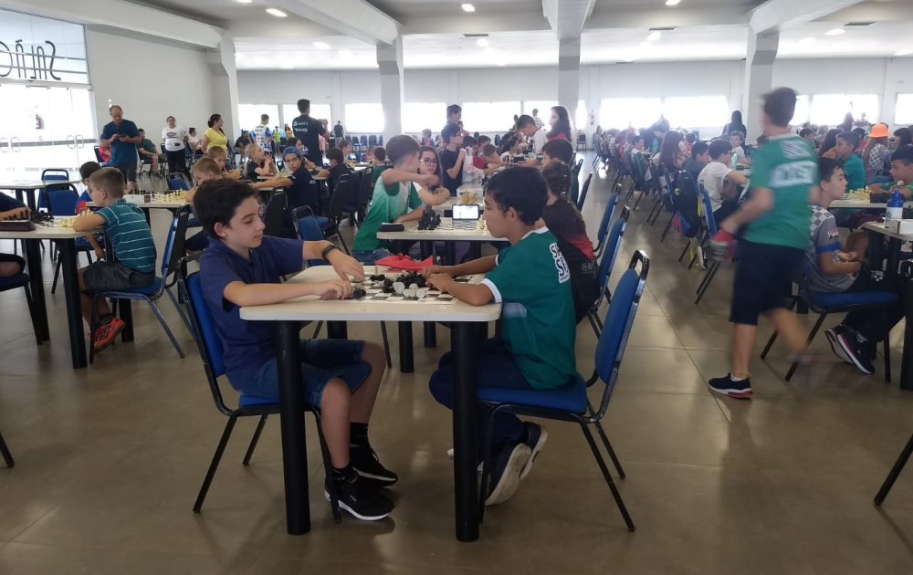 Atletas de Chapecó disputam torneio Internacional de Xadrez em