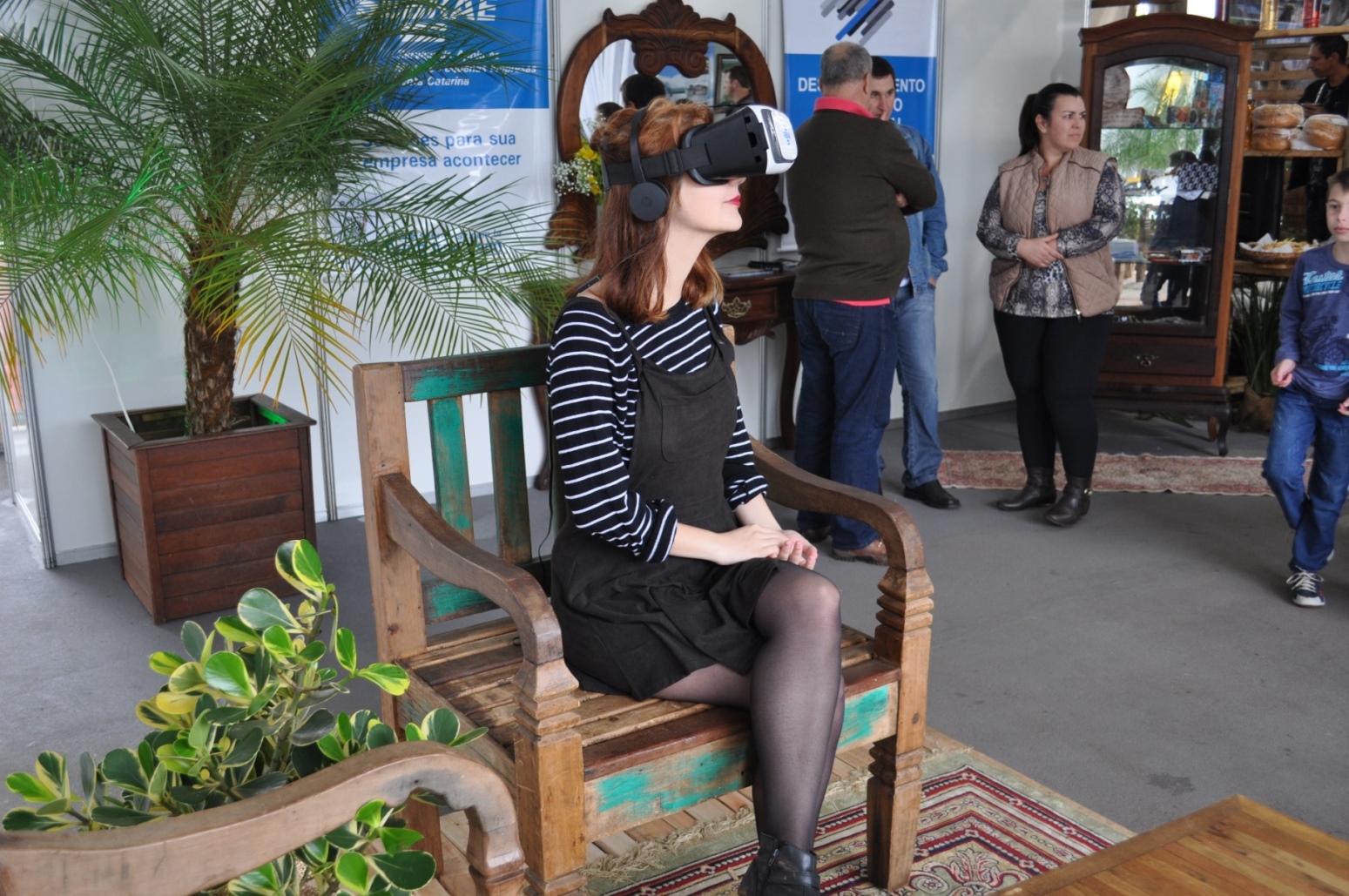 Óculos de realidade virtual é novidade no Espaço Turismo Sebrae/SC da EFAPI 2017