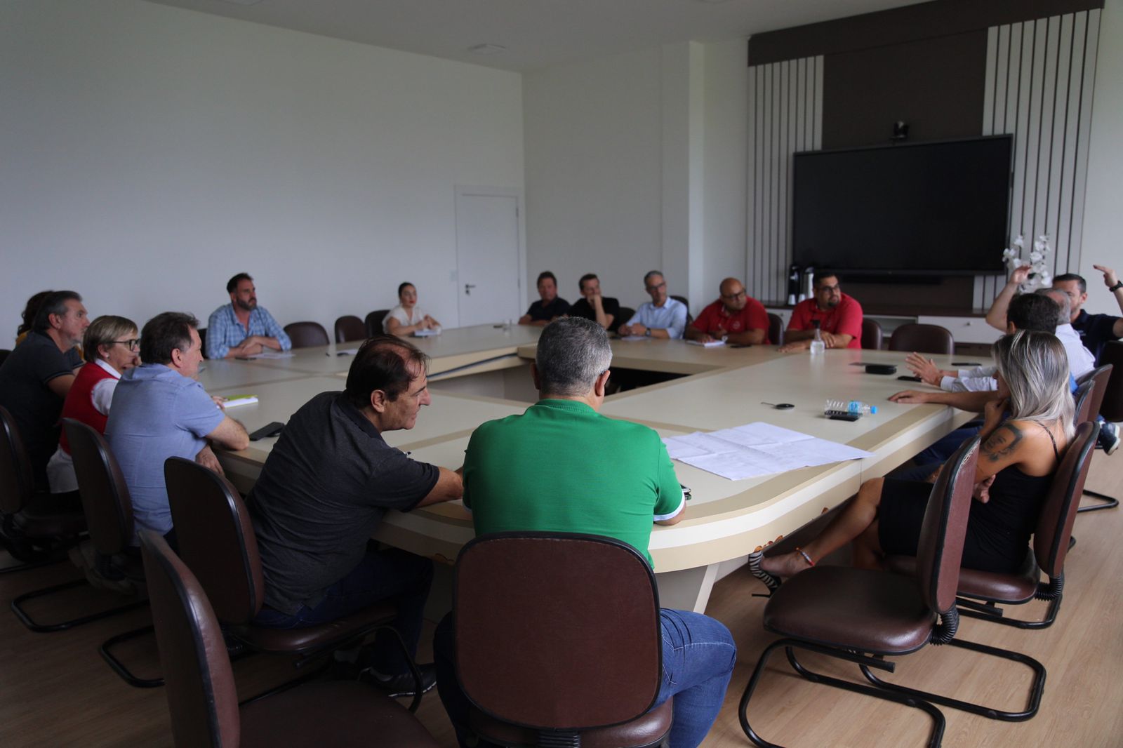 Realizadas reuniões com os setores automotivo e de tecnologia